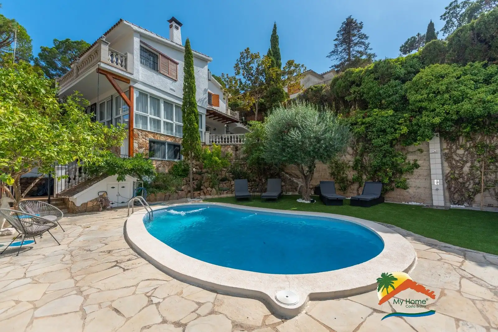 Villa con terrazza in vendita a Canyelles