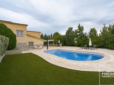 Chalet con piscina en venta en Berrocales de Jarama