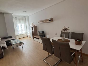 Apartment with lift to rent in Calle Rosalía de Castro