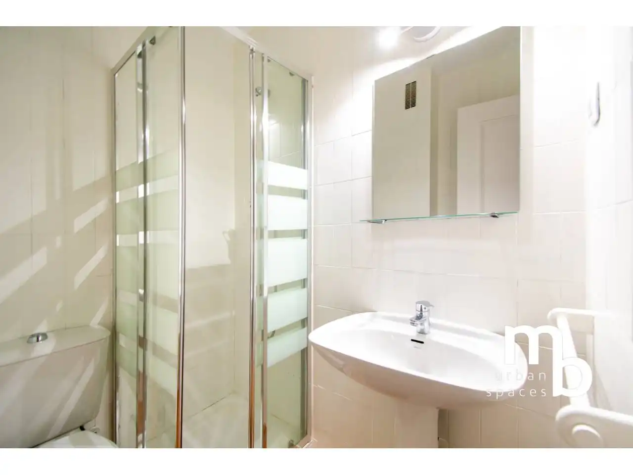 Baño de Piso de alquiler en Madrid con Aire acondicionado, Calefacción y Parquet