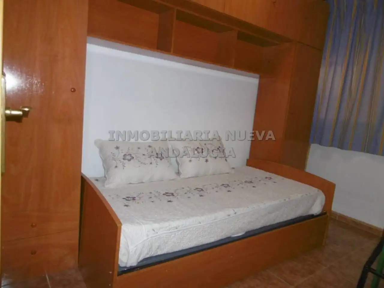 Dormitori de Pis de lloguer en Almería amb Aire condicionat i Moblat
