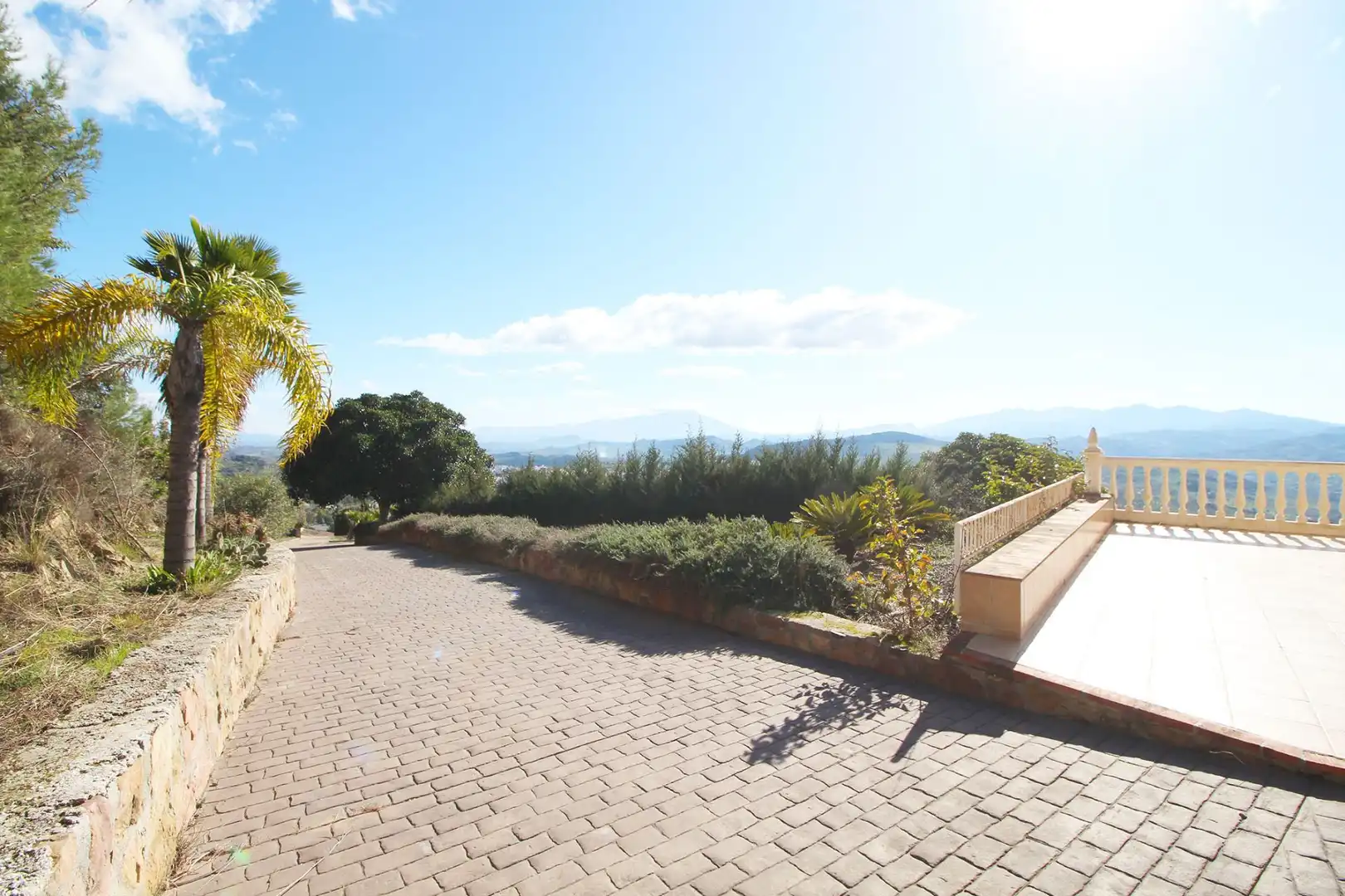 Vista exterior de Finca rústica en venda en Alozaina amb Aire condicionat, Calefacció i Jardí privat
