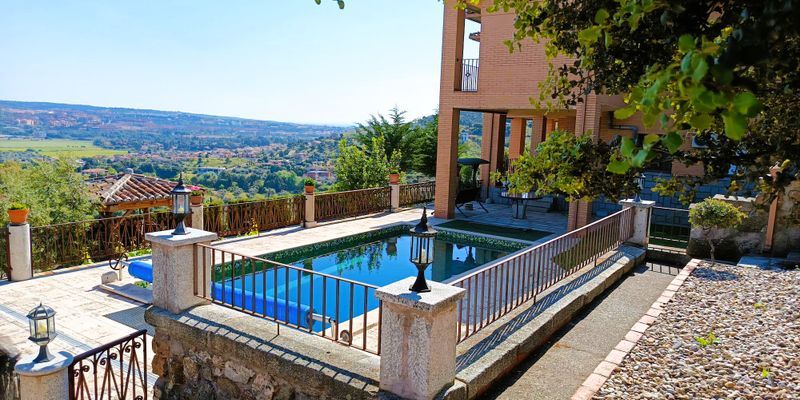 Piscina de Casa o xalet en venda en Belvís de la Jara amb Aire condicionat, Jardí privat i Terrassa