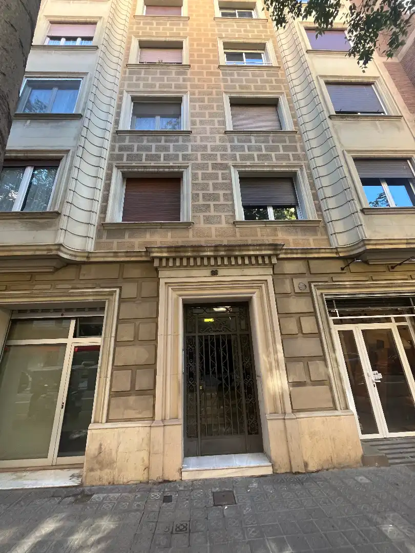 Vista exterior de Piso en venta en Barcelona con Aire acondicionado, Calefacción y Parquet