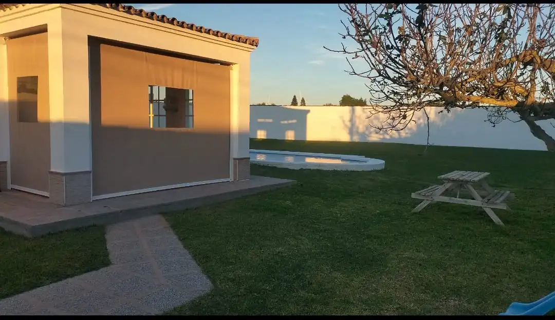 Piscina de Casa o chalet en venta en Chiclana de la Frontera con Aire acondicionado, Jardín privado y Piscina