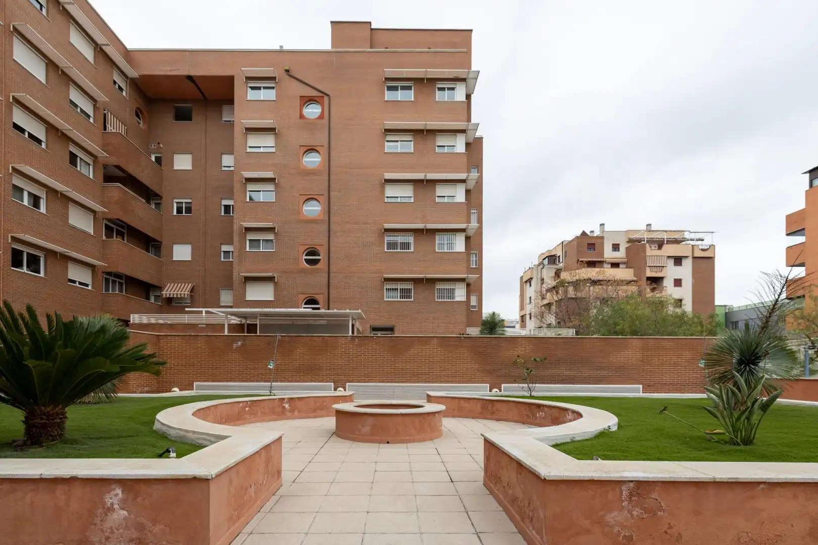 Vista exterior de Apartamento en venta en Granada con Calefacción, Jardín privado y Piscina comunitaria