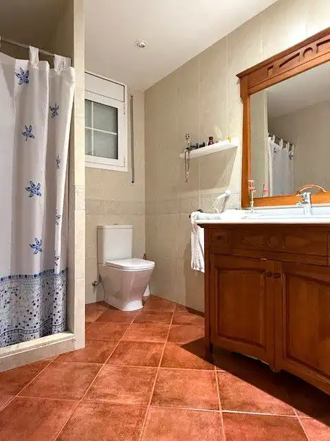 Baño de Casa o chalet en venta en Sant Boi de Llobregat con Aire acondicionado, Calefacción y Jardín privado