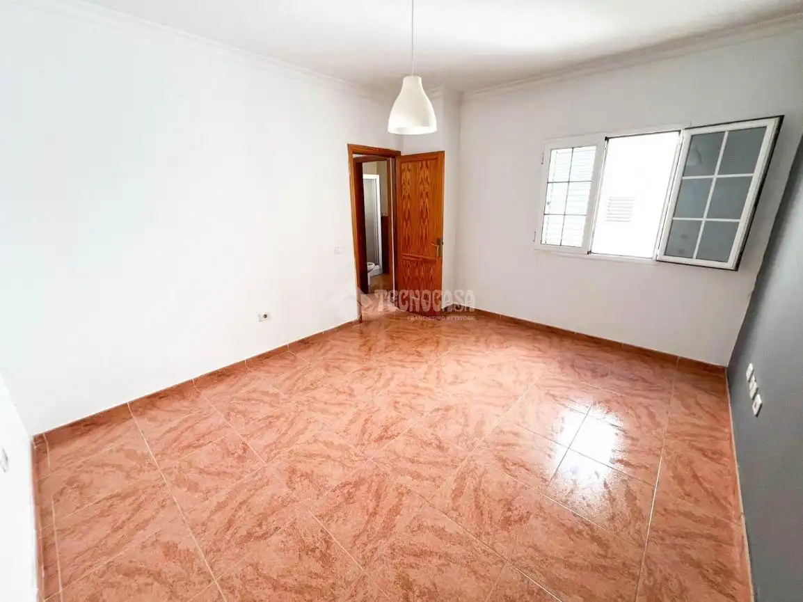 Casa aparellada en venda a Cruce de Arinaga, imagen 19