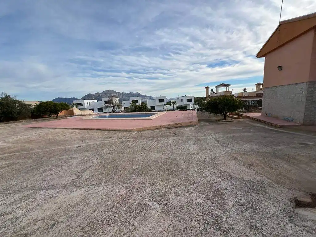 Außenansicht von Haus oder Chalet zum Verkauf in Polop mit Heizung, Privatgarten und Terrasse