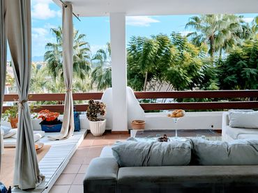 Apartamento con piscina en venta en Selwo