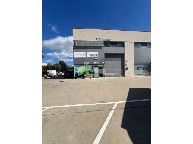 Nave industrial en Alquiler en carrer dels ceps en Torre Valentina - Mas Vilar de La Mutxada - Treumal