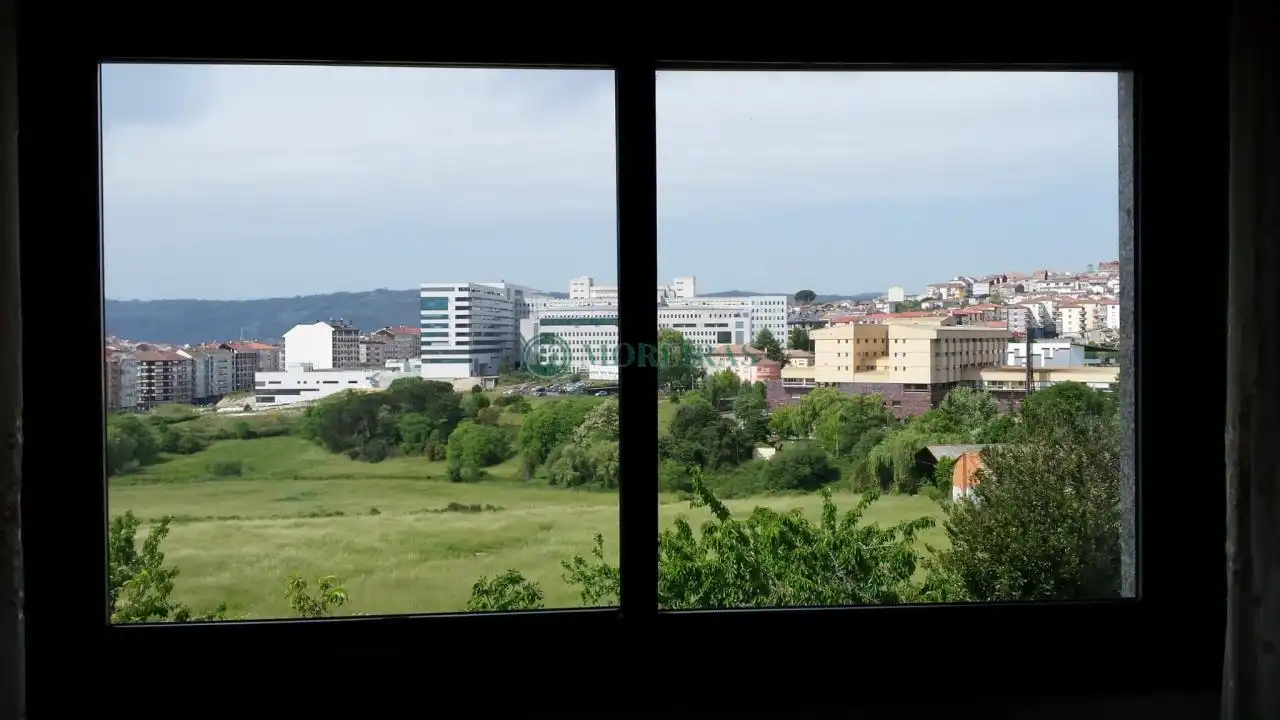 Vista exterior de Casa o chalet en venta en Ourense Capital  con Calefacción y Jardín privado