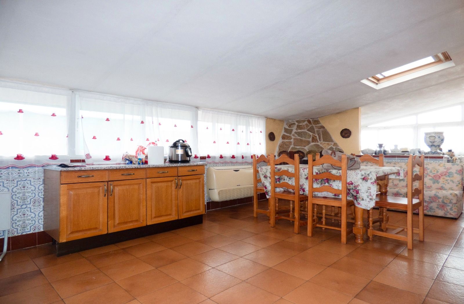 Cuina de Casa adosada en venda en Villa del Prado amb Jardí privat, Terrassa i Traster