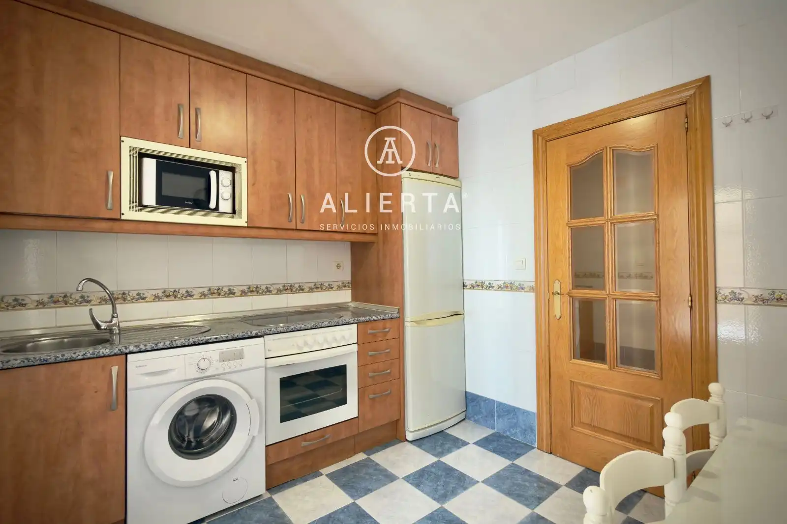 Piso de alquiler en Pizarro, Doctor Cerrada