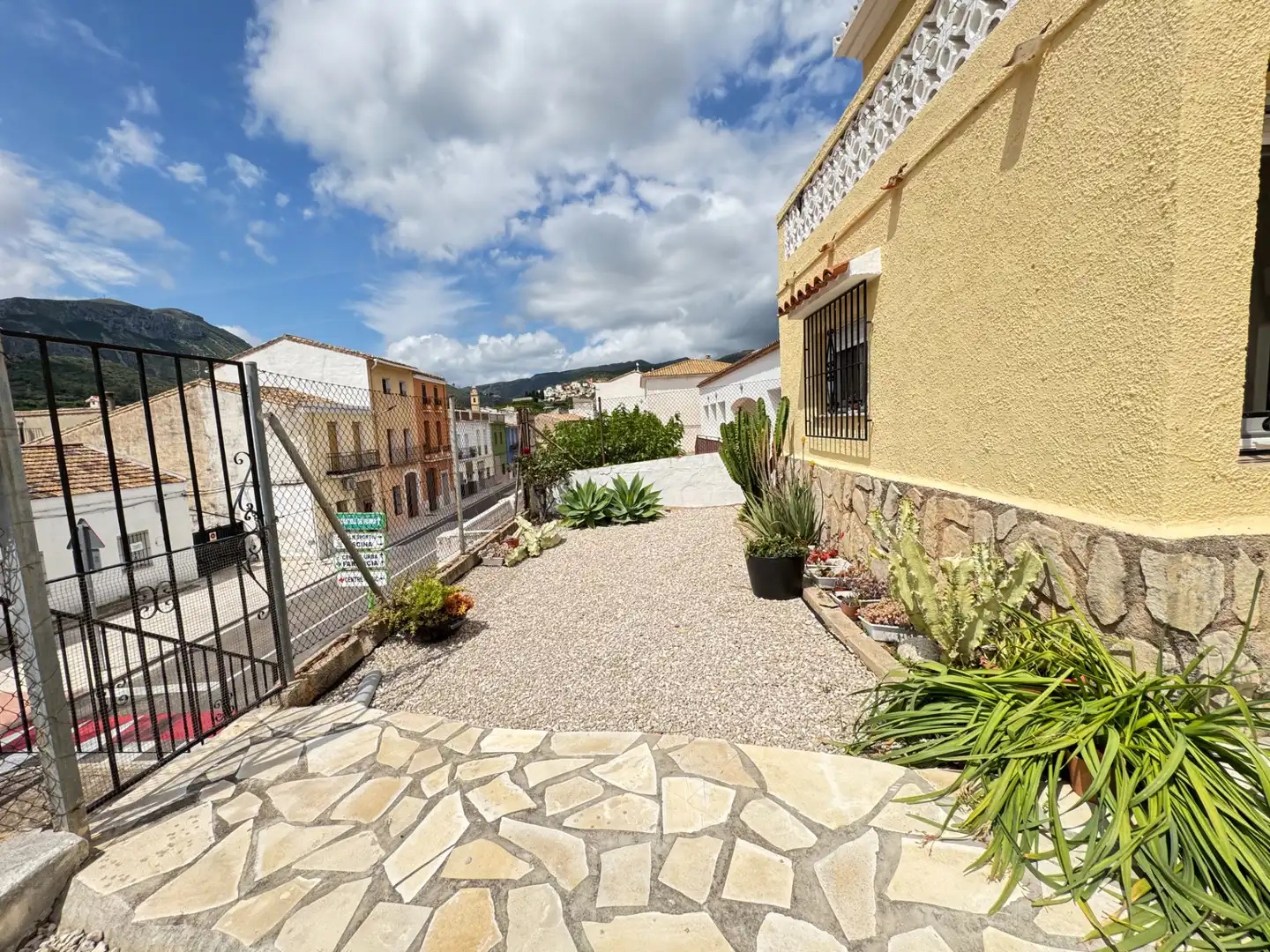 Vista exterior de Casa o chalet en venta en L'Atzúbia con Aire acondicionado, Calefacción y Jardín privado