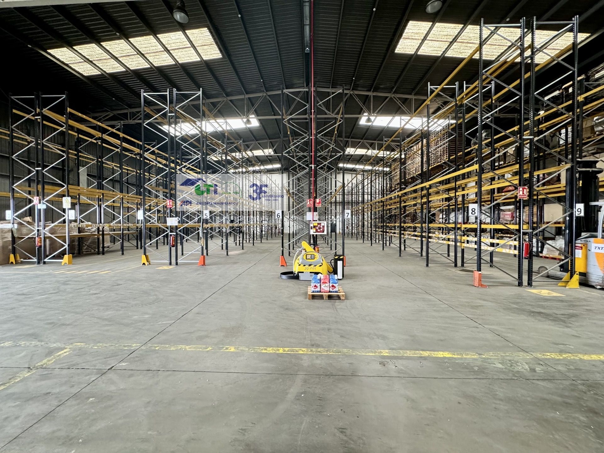 Nau industrial de lloguer en La Muela