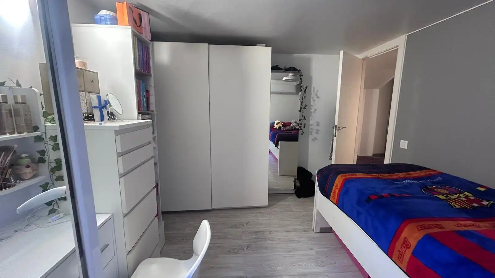 Dormitori de Dúplex en venda en Sant Feliu de Llobregat amb Calefacció, Terrassa i Traster