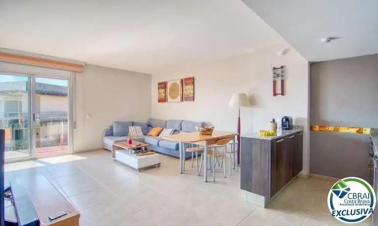Living room of Apartments for sale in Roses  with Air Conditioner and Furnished
