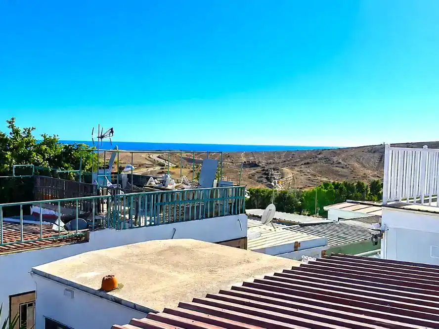 Vista exterior de Pis en venda en San Bartolomé de Tirajana amb Piscina i Moblat