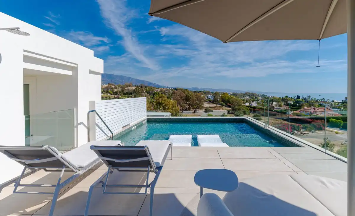 Terrasse von Dachboden zum Verkauf in Marbella mit Klimaanlage, Terrasse und Abstellraum