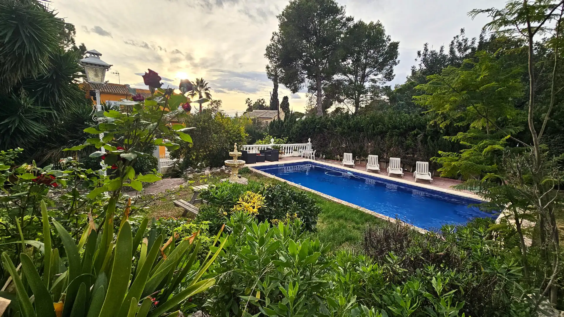 Chalet con piscina en venta en Torre en Conill - Cumbres de San Antonio, imagen 5