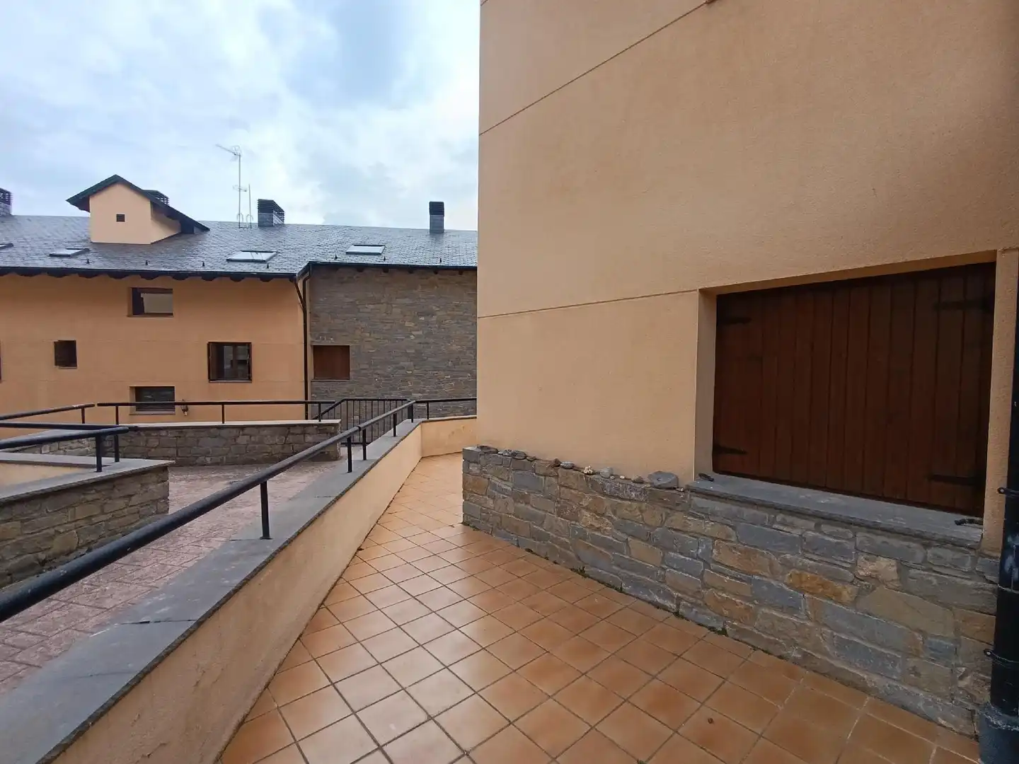 Vista exterior de Pis en venda en Castejón de Sos amb Calefacció, Terrassa i Traster