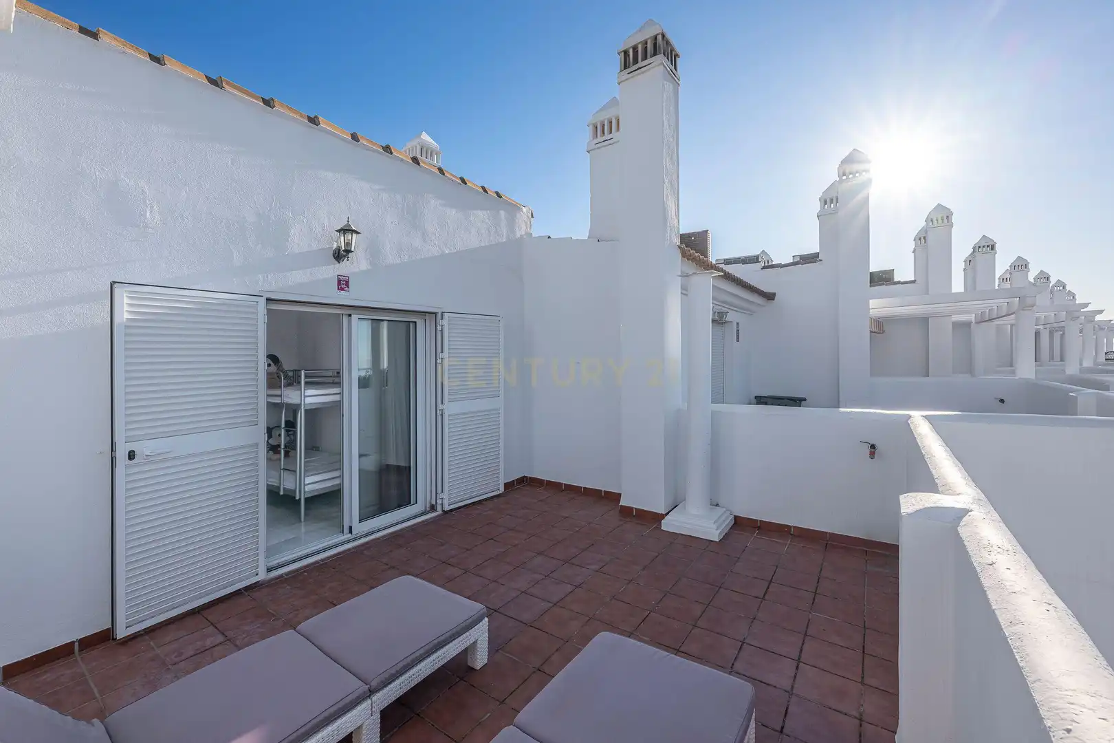 Terraza de Casa adosada en venta en Estepona con Aire acondicionado, Trastero y Piscina comunitaria