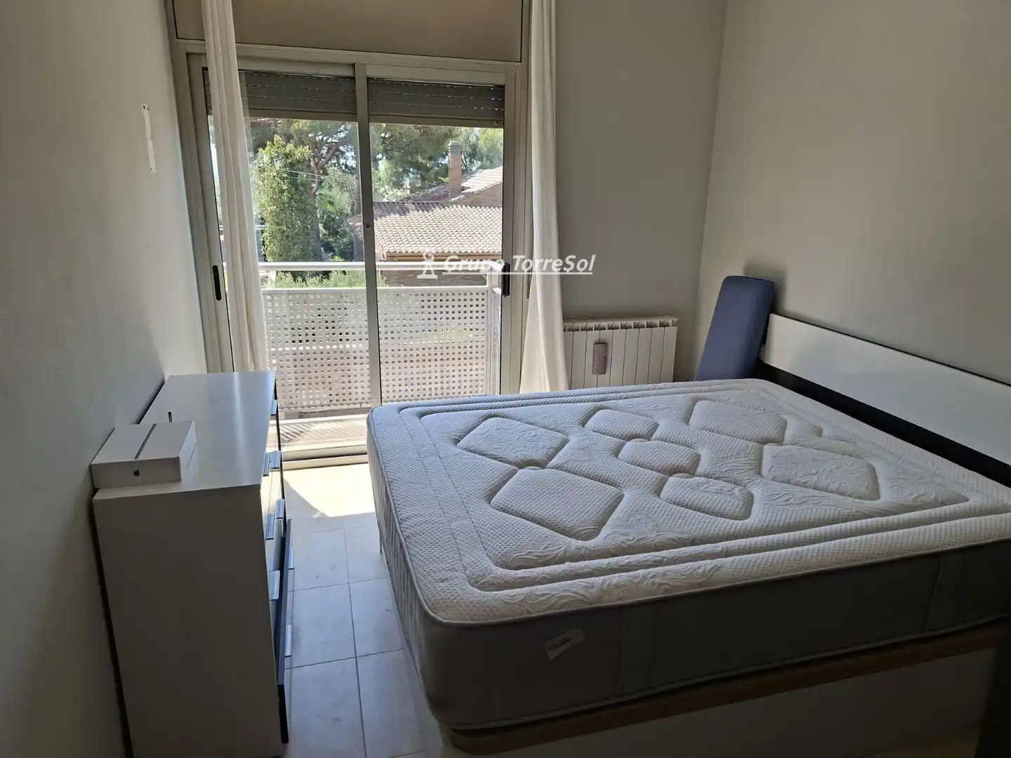 Schlafzimmer von Einfamilien-Reihenhaus zum Verkauf in El Vendrell mit Privatgarten, Schwimmbad und Gemeinschaftspool