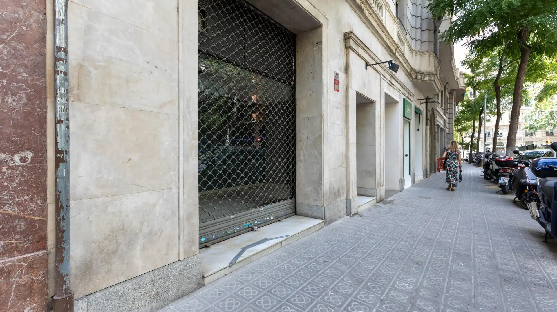 Außenansicht von Geschaftsraum zur Miete in Barcelona mit Klimaanlage