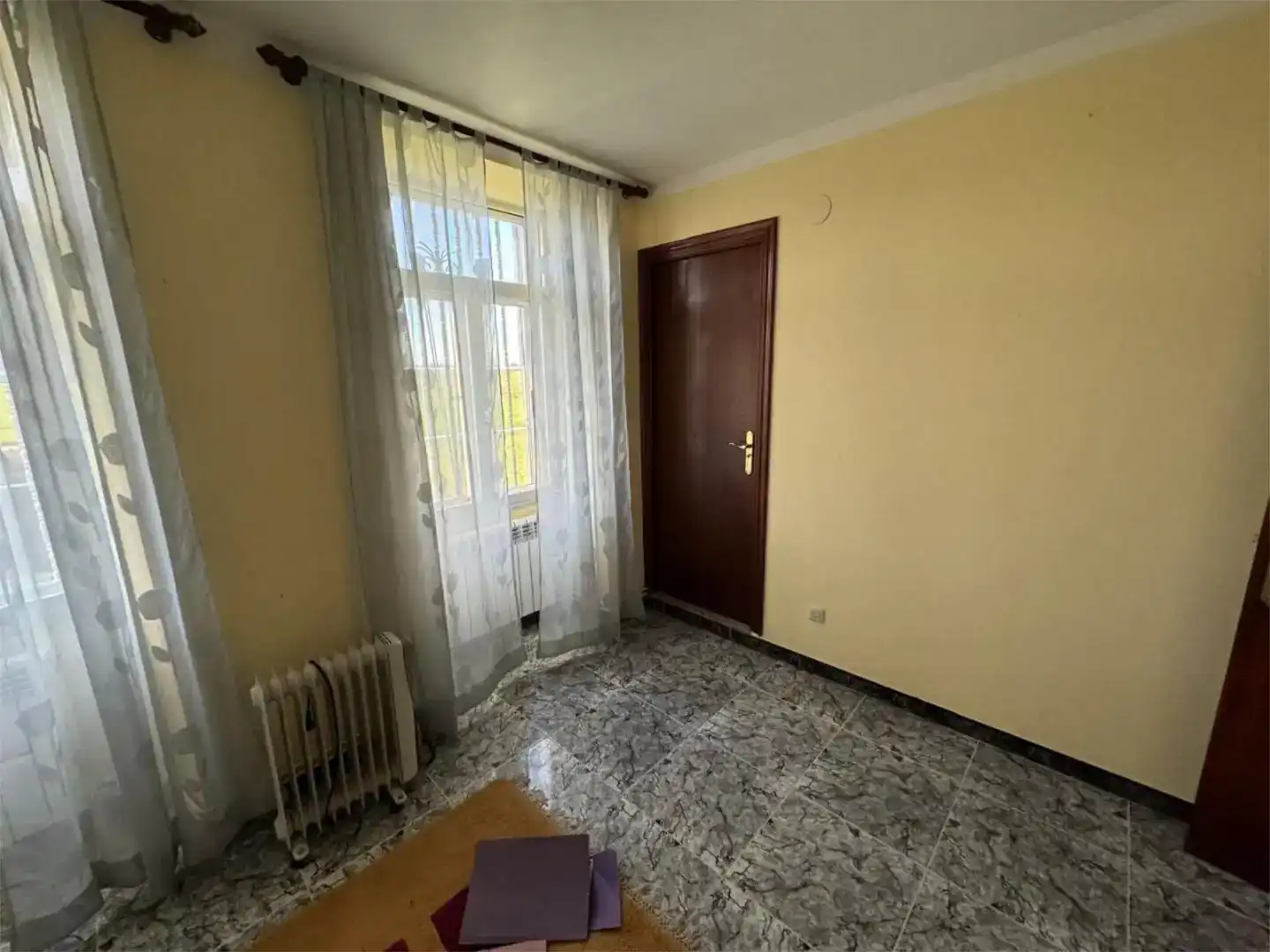 Schlafzimmer von Wohnung zum Verkauf in Negreira mit Privatgarten und Möbliert