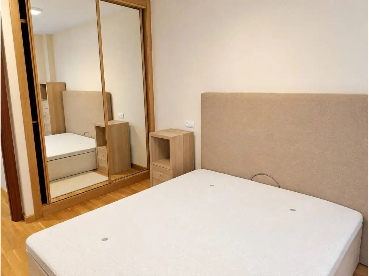 Habitación de Piso en venta en Oviedo  con Calefacción, Parquet y Trastero