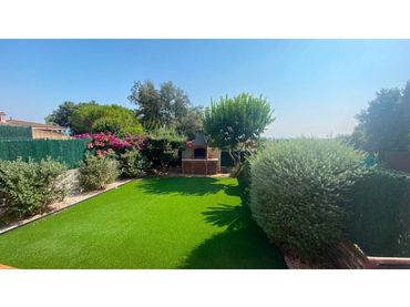 Reihenhaus mit Garten zum Verkauf in Calle Serrallo