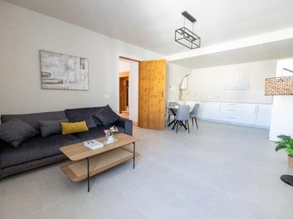 Sala d'estar de Pis en venda en Utrera amb Aire condicionat, Calefacció i Terrassa
