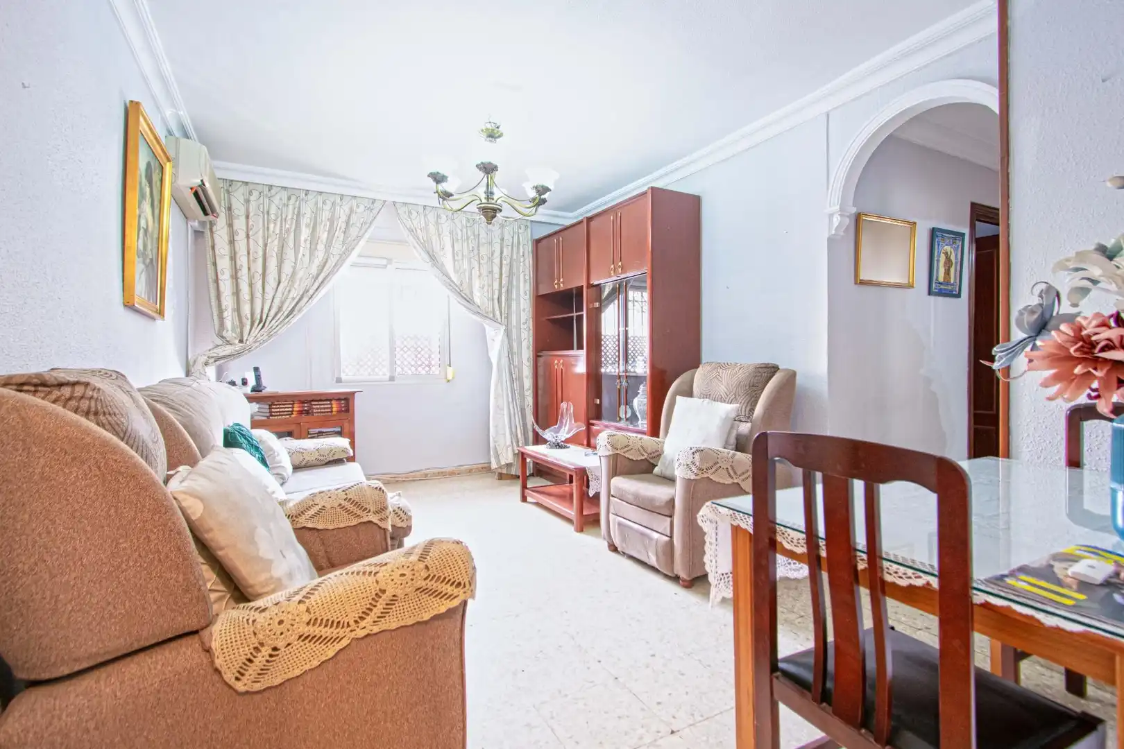 Living room of Ground floor for sale in Sevilla  with Air Conditioner and Heating