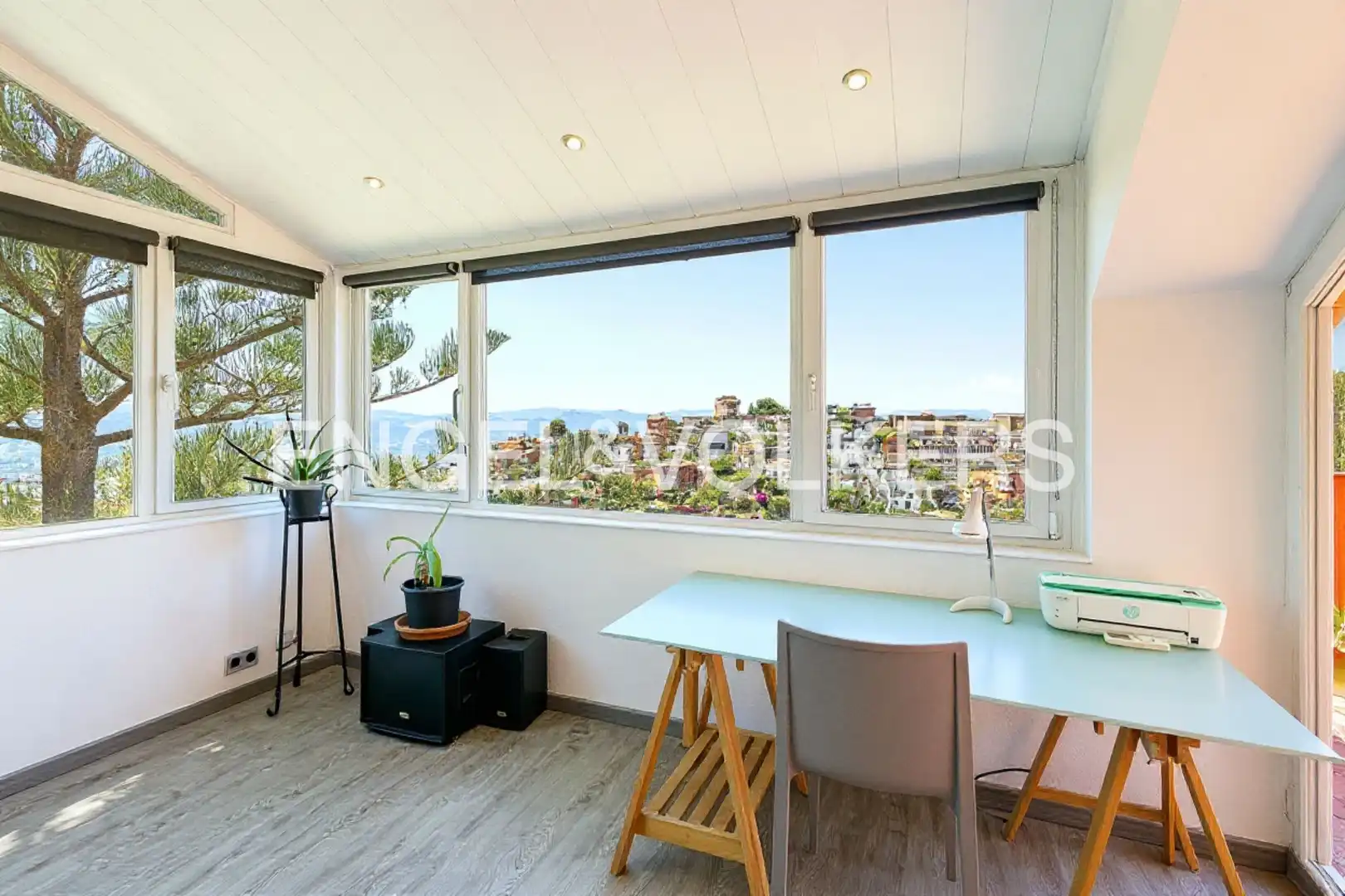 Vista exterior de Casa o chalet de alquiler en Esplugues de Llobregat con Aire acondicionado, Calefacción y Jardín privado