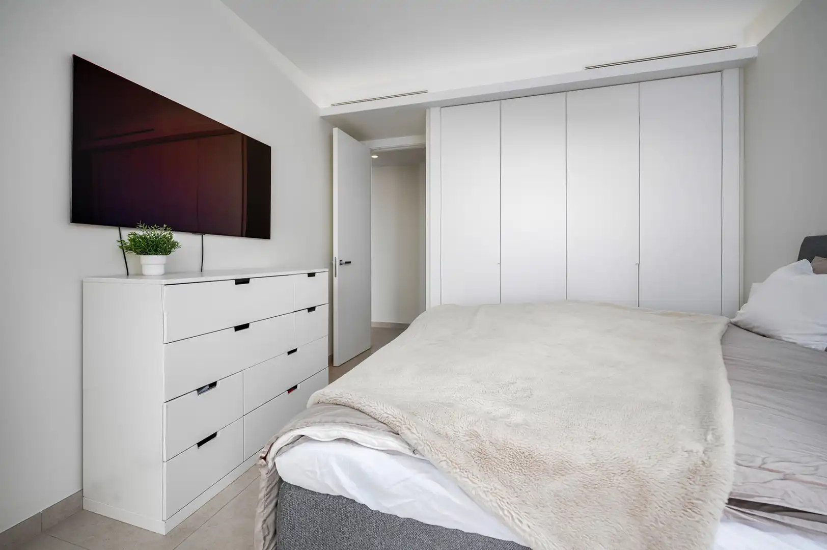 Apartament amb piscina en venda a Benahavís pueblo, imagen 19