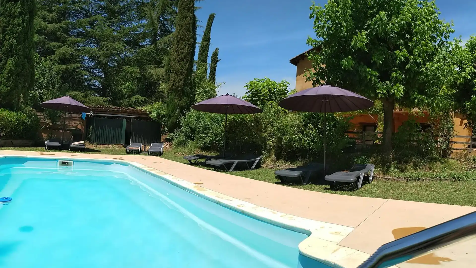 Piscina de Finca rústica en venta en Mieres (Girona) con Aire acondicionado, Jardín privado y Parquet