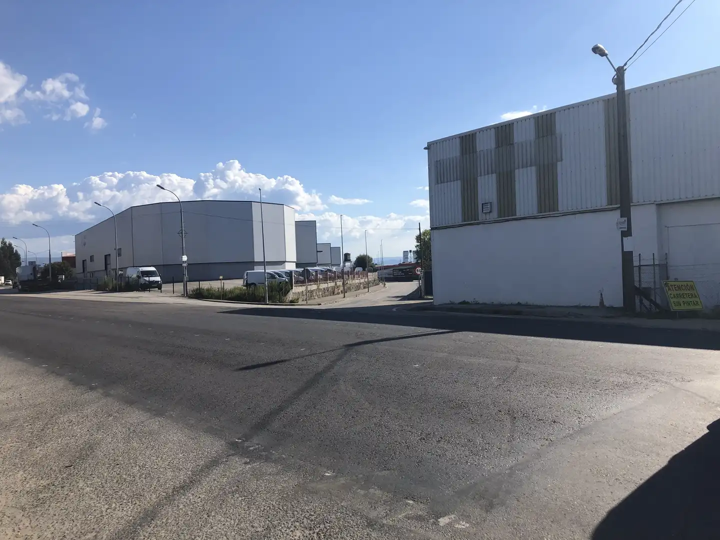 Vista exterior de Nau industrial en venda en O Porriño  