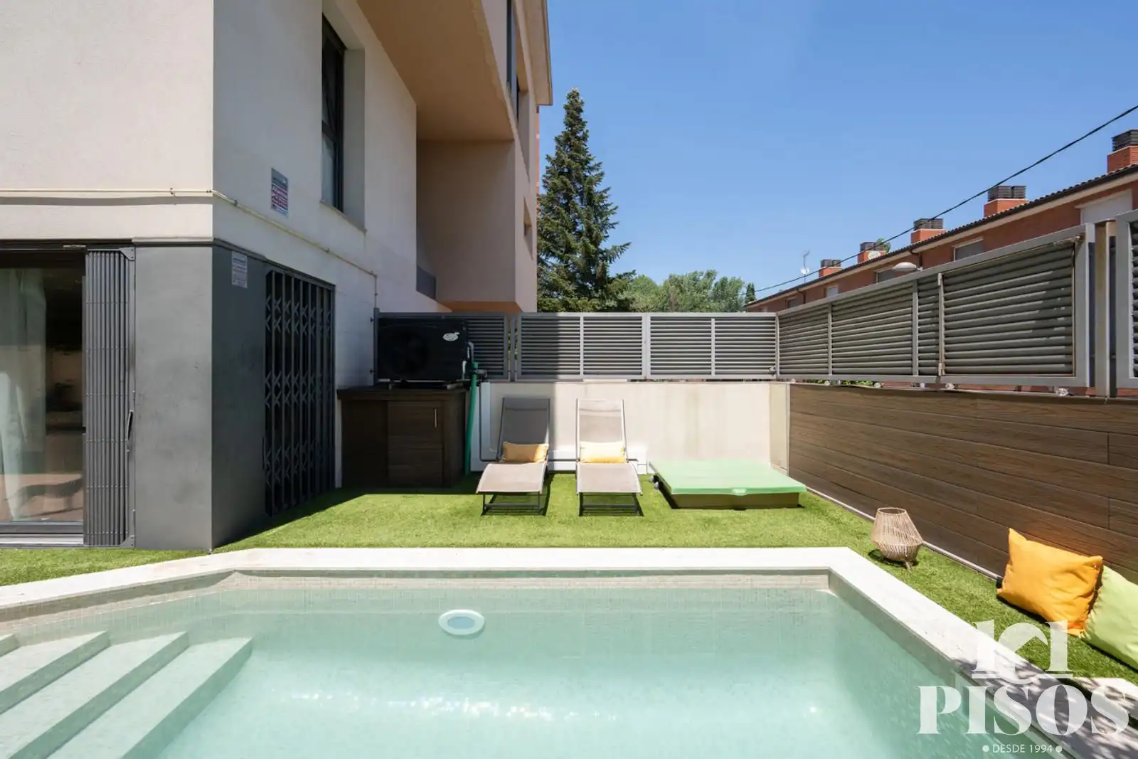 Piscina de Dúplex en venta en Sant Cugat del Vallès con Aire acondicionado, Calefacción y Jardín privado