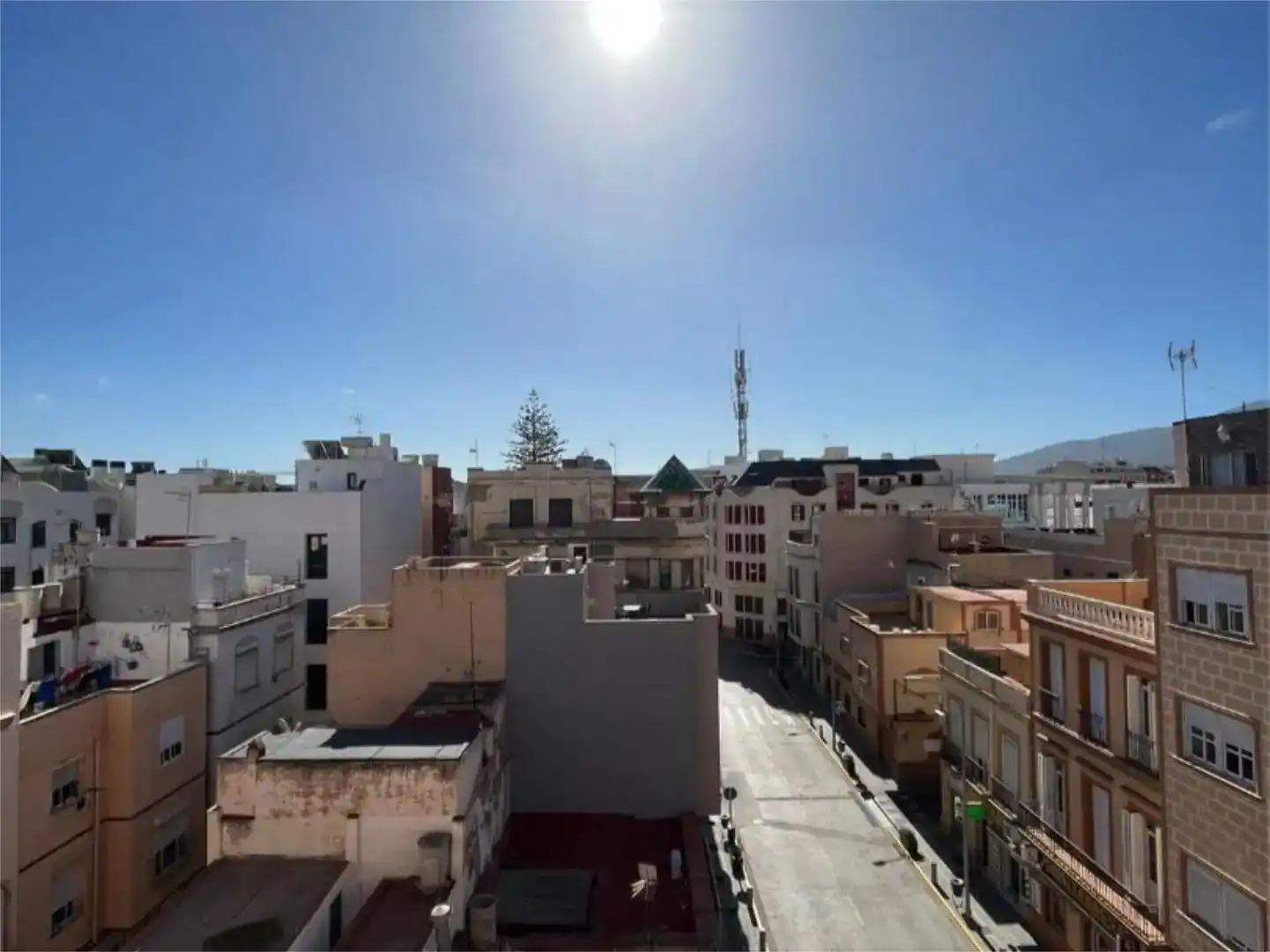 Vista exterior de Pis en venda en  Melilla Capital amb Balcó