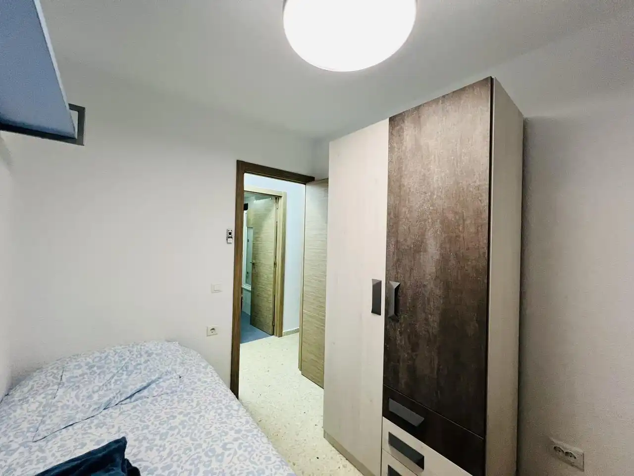 Flat for rent in De Demóstenes, El Cónsul - Ciudad Universitaria - El Romeral