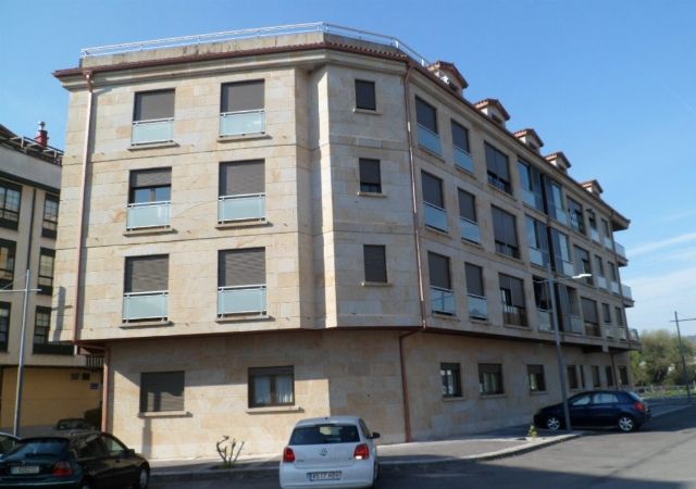 Vista exterior de Piso en venta en Pontecesures