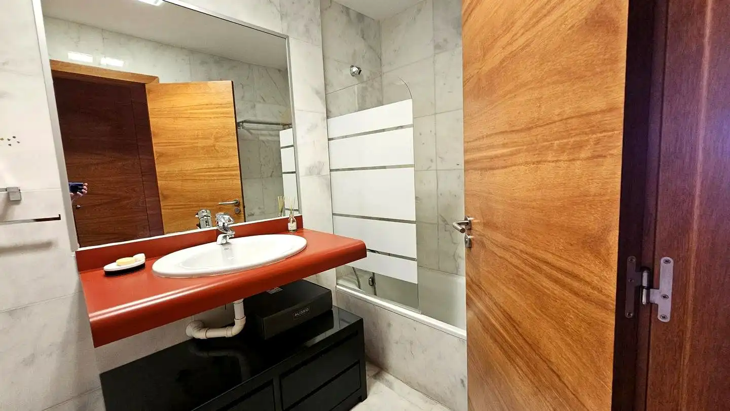 Baño de Piso de alquiler en Las Palmas de Gran Canaria con Aire acondicionado, Parquet y Terraza