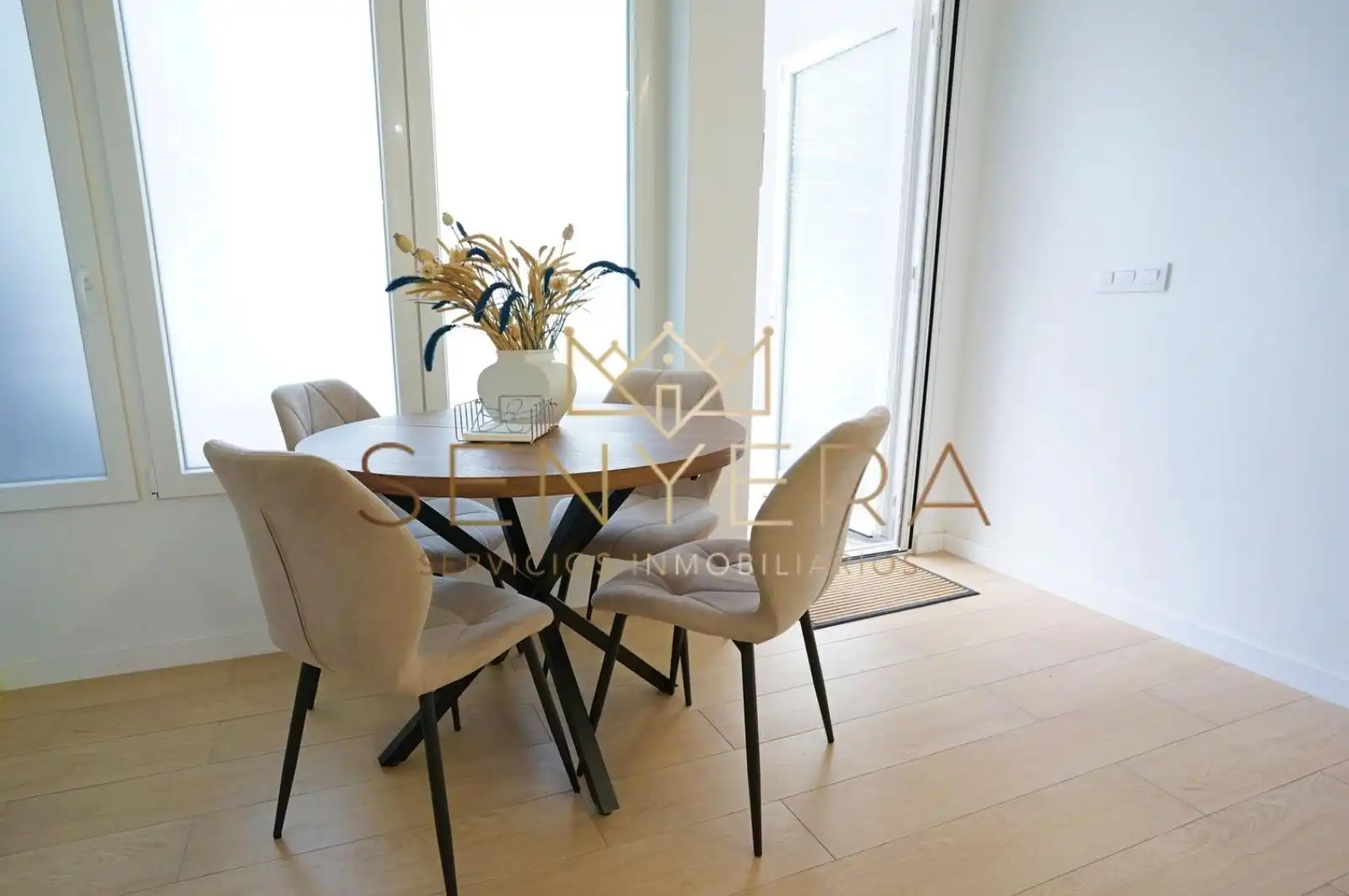 Esszimmer von Erdgeschoss zum Verkauf in Valencia mit Klimaanlage, Terrasse und Abstellraum