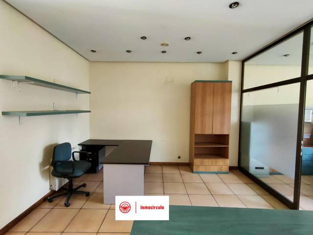 Oficina en Alquiler en San Julián - Barriada de Cortes