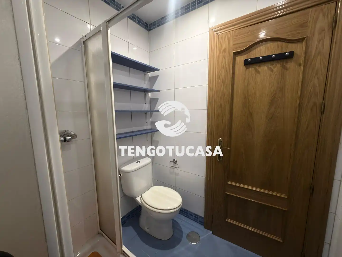 Bathroom of Flat for sale in Madrid