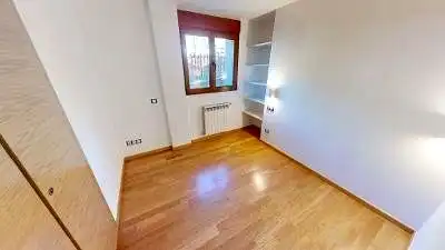 Habitación de Planta baja en venta en Ordino con Calefacción, Parquet y Terraza