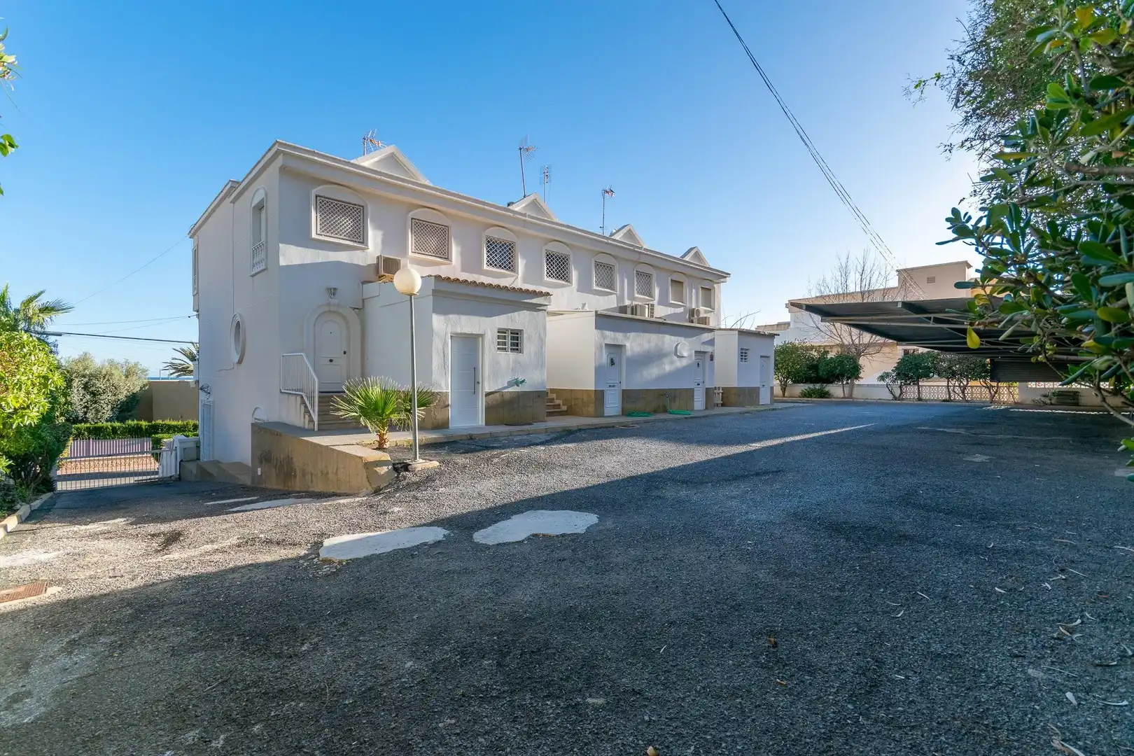 Vista exterior de Casa adosada en venta en Santa Pola con Jardín privado y Terraza