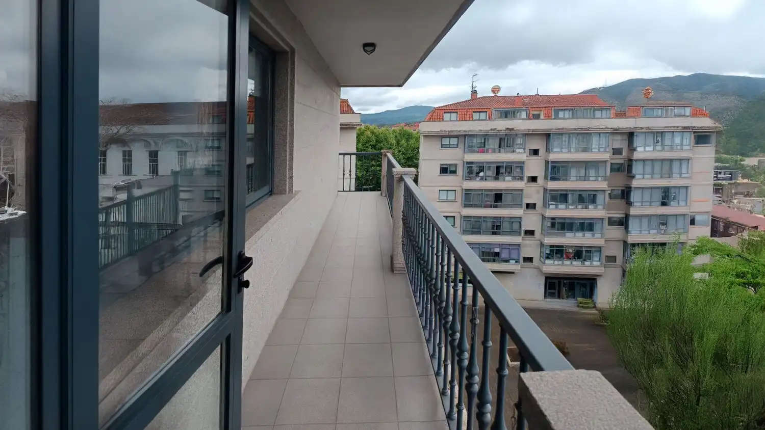 Terrassa de Pis de lloguer en Ponteareas amb Calefacció, Terrassa i Moblat
