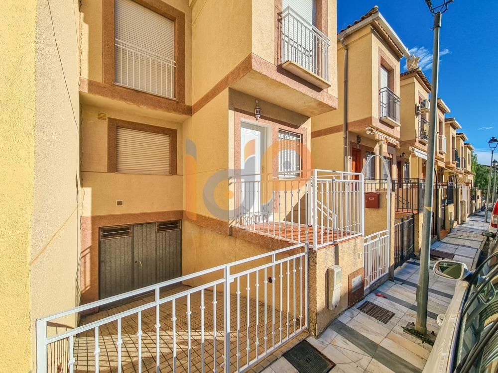 Vista exterior de Dúplex en venda en Olula del Río amb Aire condicionat, Balcó i Piscina comunitària